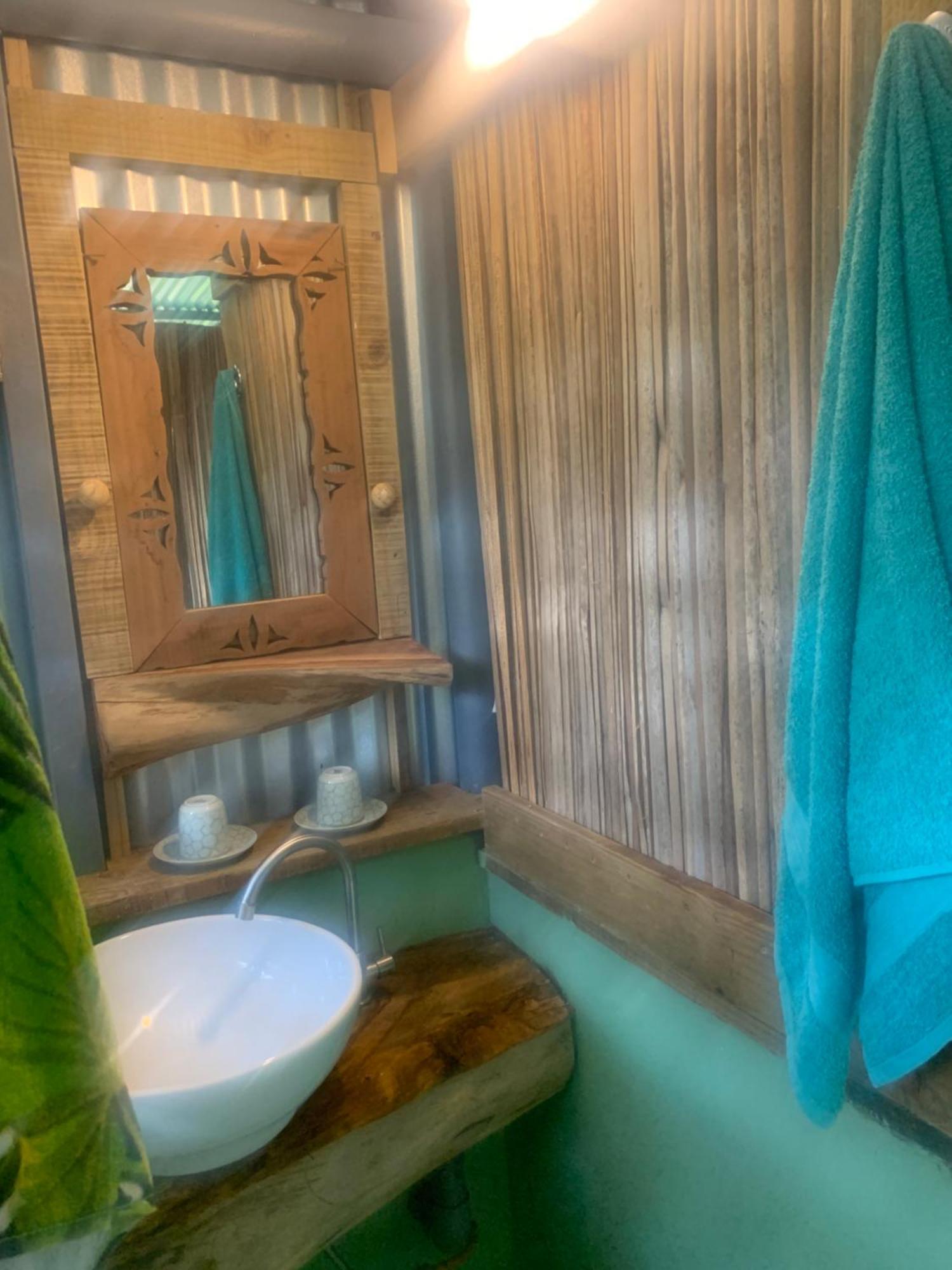 Lily Pad Lodge Bambou Extérieur photo